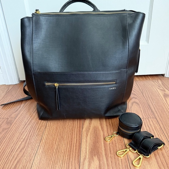 Fawn Design Black Square Diaper Convertible Backpack/Bag - Picture 1 of 15